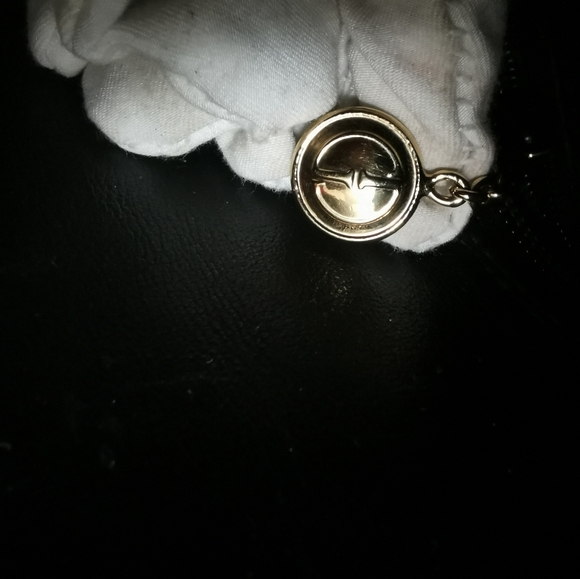 (Sold)💯% authentic Gucci leather purse - Picture 11 of 15